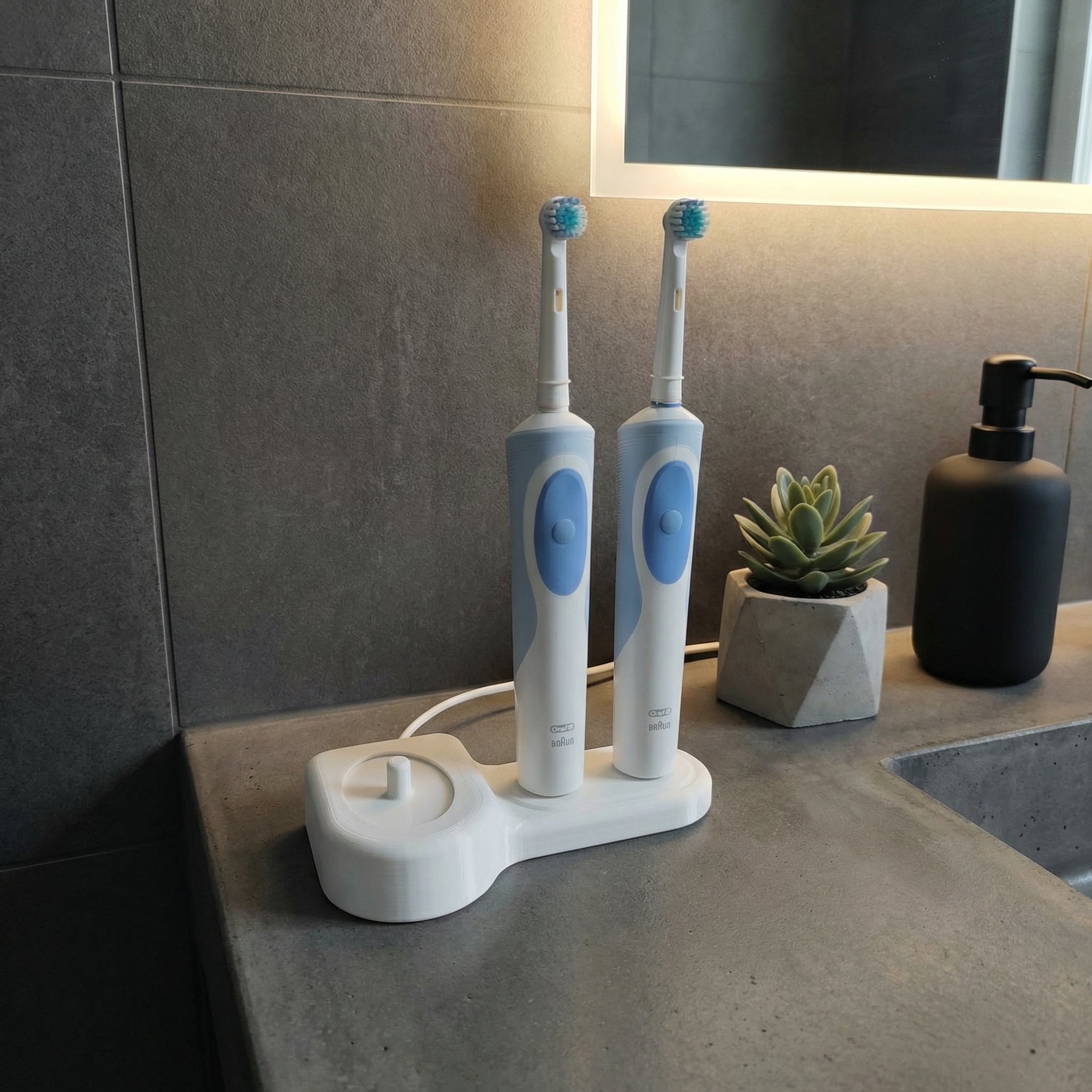 Oral-B Family Toothbrush Holder (2–4 Brushes)